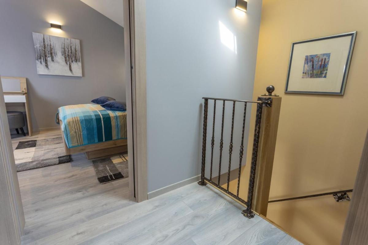 Villa Vita In Porec - Haus Fuer 6-8 Personen Kastelir Bagian luar foto