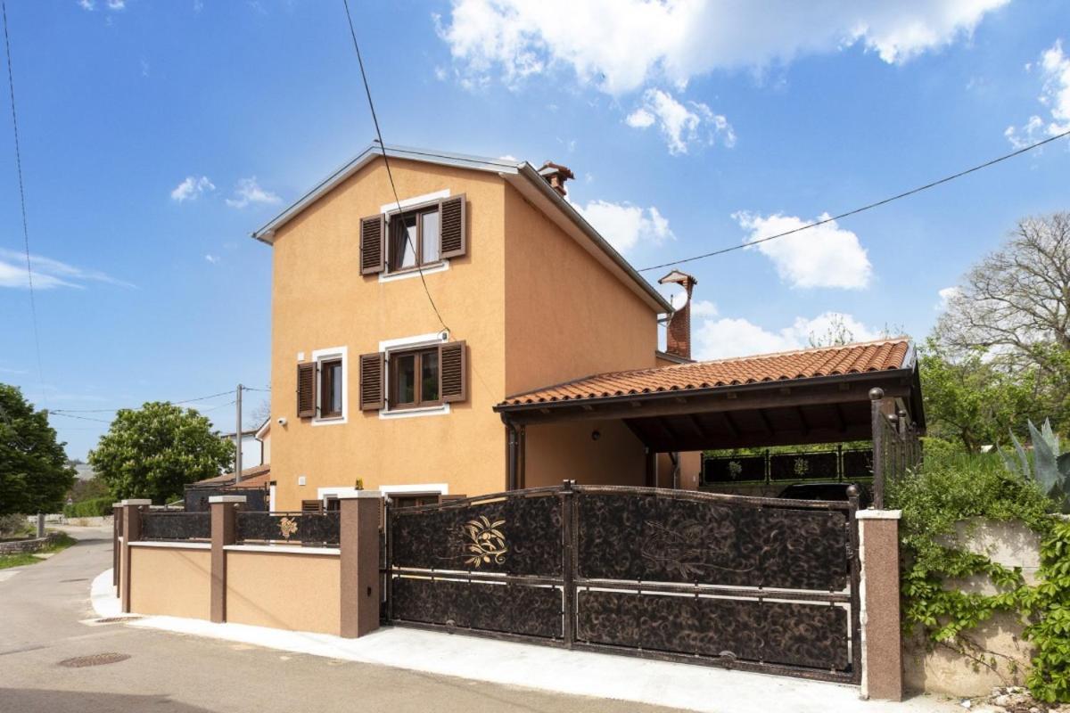 Villa Vita In Porec - Haus Fuer 6-8 Personen Kastelir Bagian luar foto